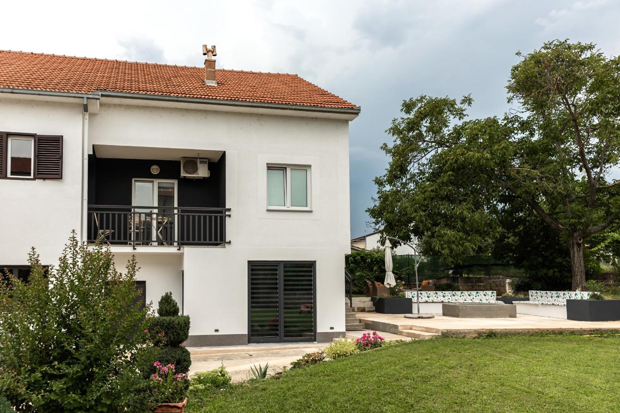 Deluxe Apartment Roma Имотски Экстерьер фото